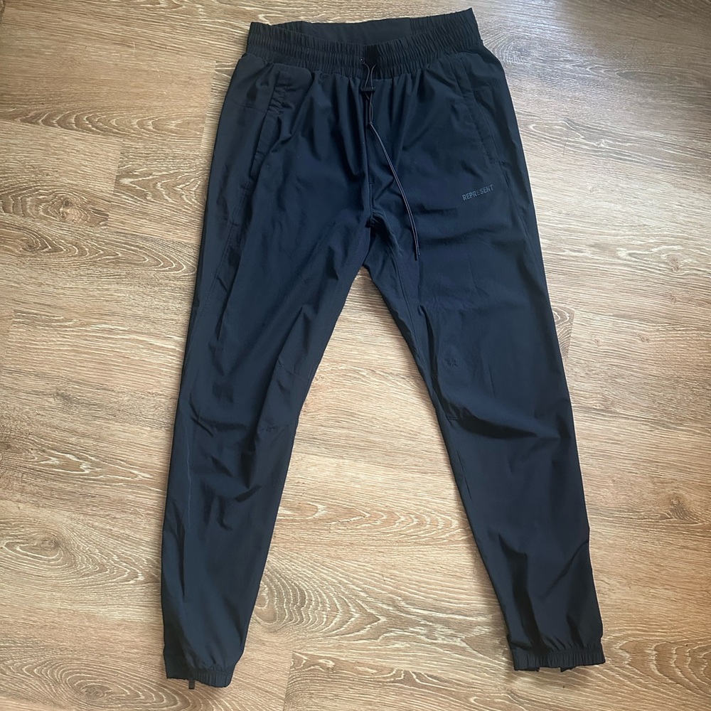Represent 247 Jogger